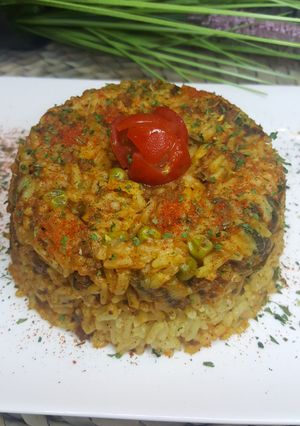 Une photo de Riz à la viande et petits légumes