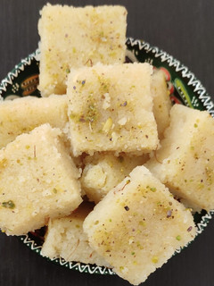 ரவா பர்பி (Rava burfi) செய்முறை முக்கிய புகைப்படம்