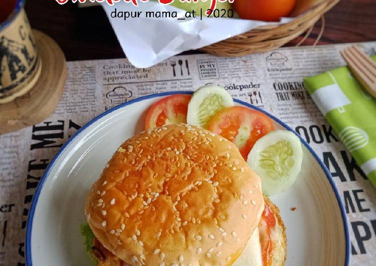 Bagaimana Membuat Omelette Burger yang Bikin Ngiler