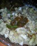 Ensalada de pasta y atún con vegetales
