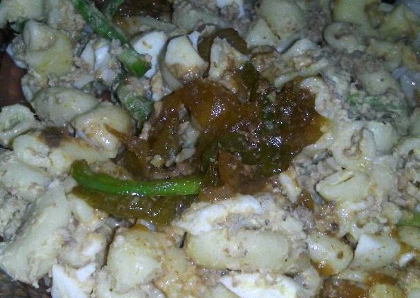 Ensalada de pasta y atún con vegetales