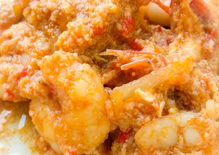 Udang saus merah pake telor