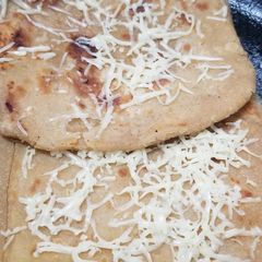 A picture of Cheesy paratha.