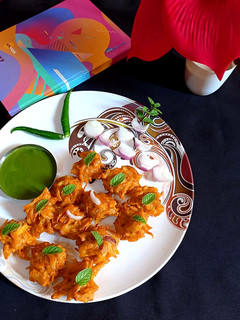 प्याज़ पकौड़े (Pyaz Pakode recipe in Hindi) रेसिपी मुख्य फोटो
