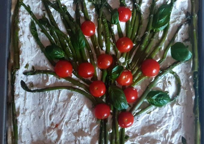 Focaccia salata con asparagi e ricotta di bufala