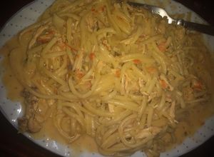 Una foto de Pasta en leche con pollo.. Ummm