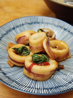 九層塔香炒花枝{10分鐘料理} 的食譜成品照片
