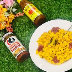 A picture of Schezwan macaroni with capsicum.