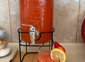 Una foto de Limonada de Frutilla con Jengibre