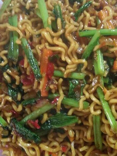 Foto resep Mie goreng ala akuh😄