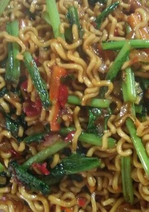 Foto resep Mie goreng ala akuh😄