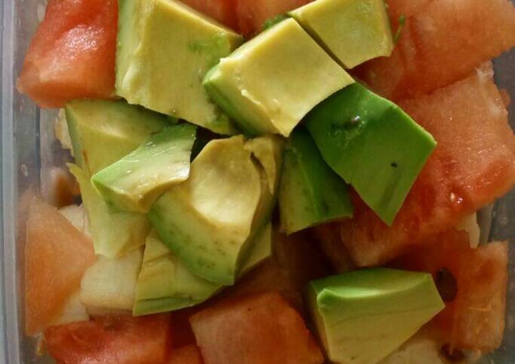 How to Make Super Quick Homemade Fruity Salad