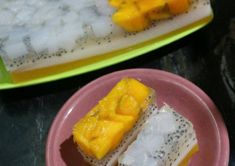 How to Make Appetizing Puding Mangga Nata de Coco