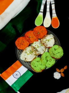 इंस्टेंट ट्राई कलर शाही टुकड़ा (Instant try colour shahi tukda recipe in hindi) रेसिपी मुख्य फोटो