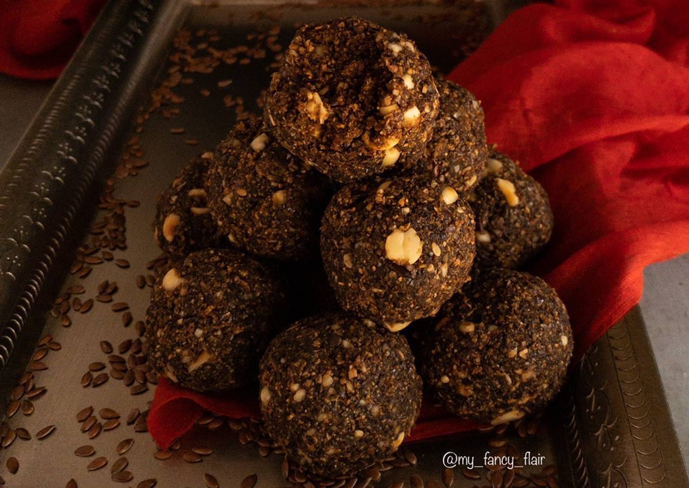 Flaxseed-Peanut-Sesame laddoo