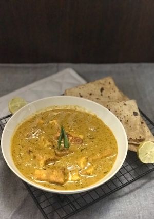 A picture of Lasooni Paneer A thick gravy flavourful Paneer Dish.