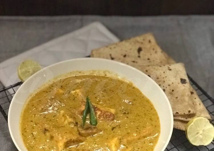 How to Prepare Super Quick Homemade Lasooni Paneer A thick gravy flavourful Paneer Dish