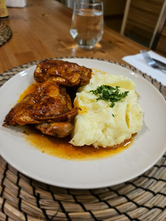 Una foto de Pollo al horno al estilo peruano