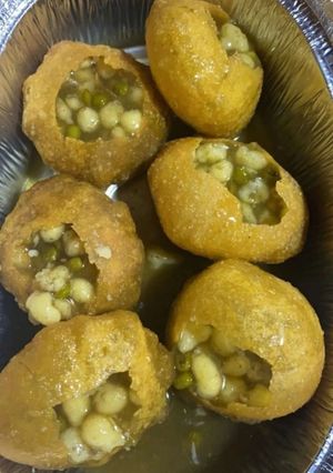 गोल गप्पे(gol gappe recipe in hindi) रेसिपी मुख्य फोटो