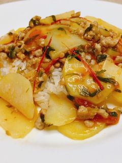 Hình của món Cơm khoai tây xào.