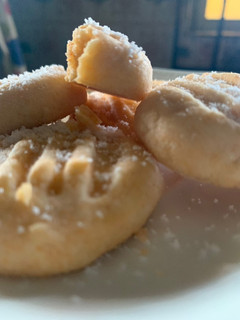 A picture of Melt in mouth cookies.