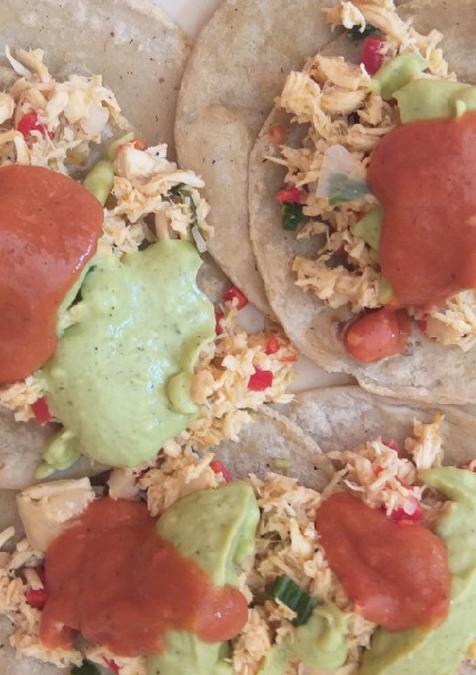Una foto de Tacos de pollo