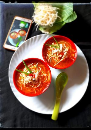 চিকেন থুকপা(Chicken Thukpa recipe in Bengali) রেসিপির প্রধান ছবি