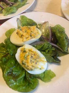 Una foto de Entrada de huevos rellenos