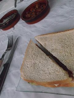 Una foto de Triángulos de jamón dulce