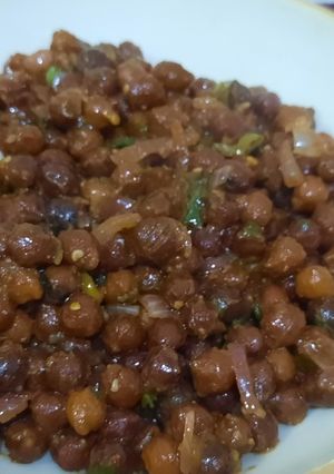 A picture of Black chana chat.