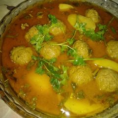 A picture of Indian aloo koftey.
