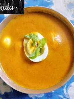 A picture of Egg curry.