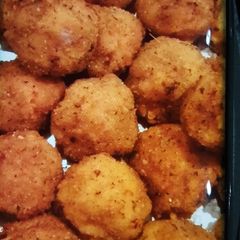 A picture of Fried Macaroni and cheese balls.