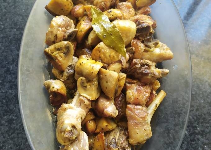 Pollo con champiñones al ajillo Receta de Tonysantos- Cookpad