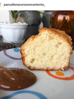 Una foto de Budín de coco y dulce de leche