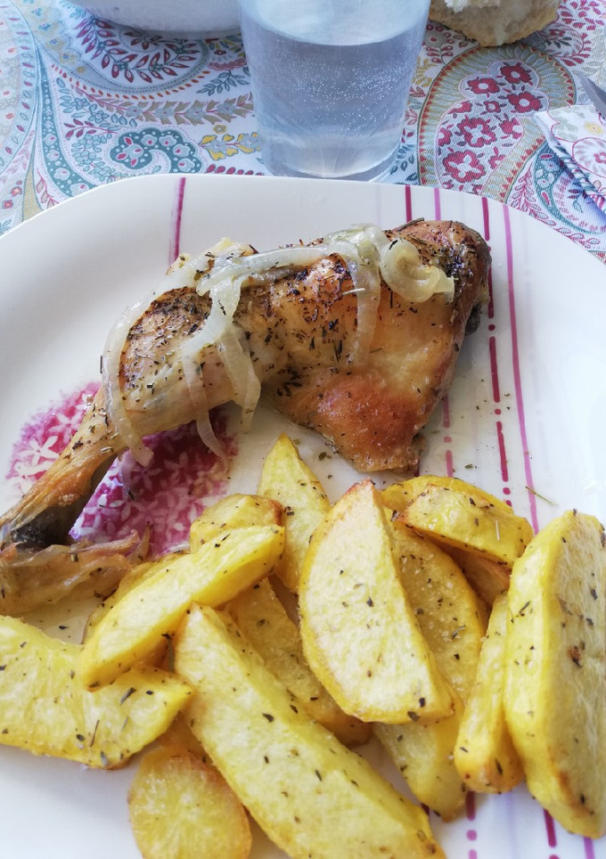 Una foto de Pollo asado al limón