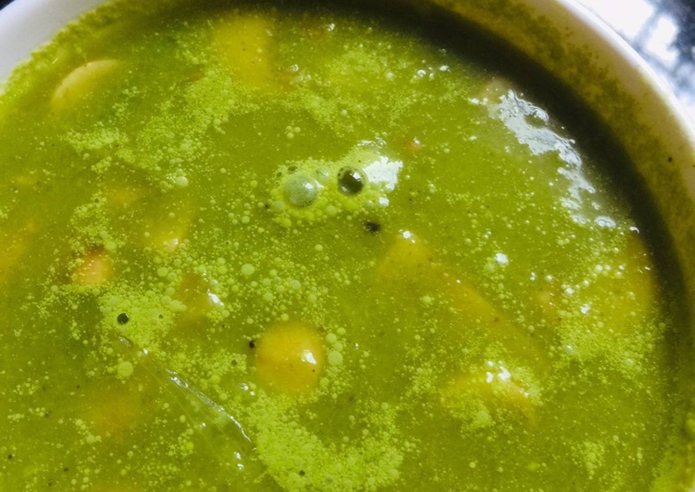 Spring onion garlic soup