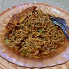 รูปของ Balado indomi telor goreng pete