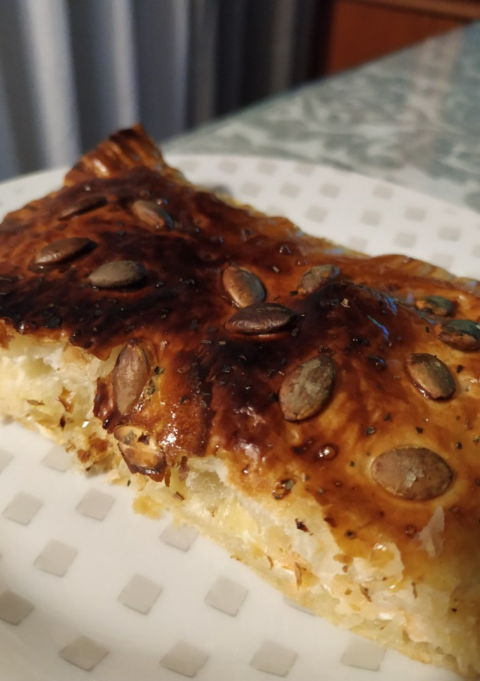 Una foto de Hojaldre de salmón ahumado y queso