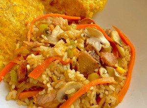 Una foto de Arroz oriental 🍚🧡