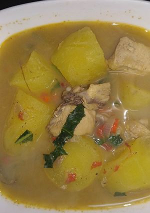 A picture of Chicken pepper soup with sweet potato.