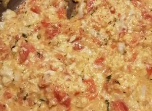Una foto de Huevo revuelto con tomate