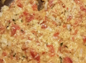Una foto de Huevo revuelto con tomate