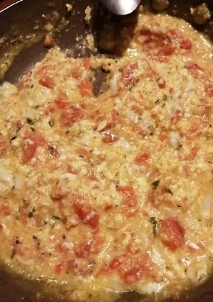 Una foto de Huevo revuelto con tomate