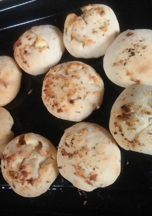A picture of Cheese Pasta Garlic Bread Balls.