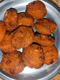 மினி பருப்பு வடை(paruppu vadai recipe in tamil) செய்முறை முக்கிய புகைப்படம்
