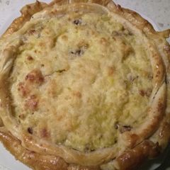Porcini and potato pie A picture of Porcini and potato pie.