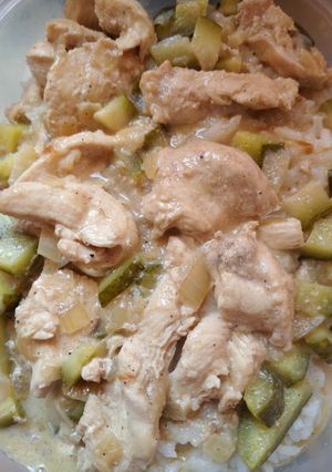 Tejszínes uborkás csirkemell recept fotója