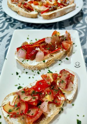Foto principal de Montadito de salazones con queso finas hierbas