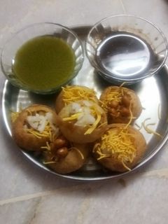પાણીપુરી (Pani puri recipe in gujrati) રેસીપી મુખ્ય ફોટો